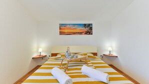 3 bedrooms, iron/ironing board, cribs (free), bed sheets - Villa Marina (Sukosan)
