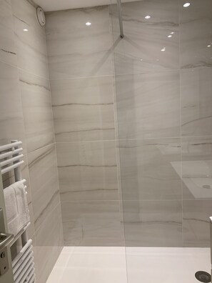 Badewanne, Haartrockner