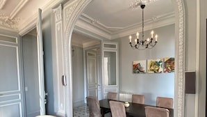 Dining - GAZ5213 ANNA CLAIRE (Cannes)