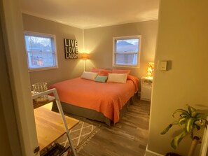 3 bedrooms, in-room safe, desk, iron/ironing board