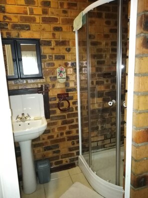 Double Room | Bathroom