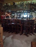 Bar (en la propiedad)