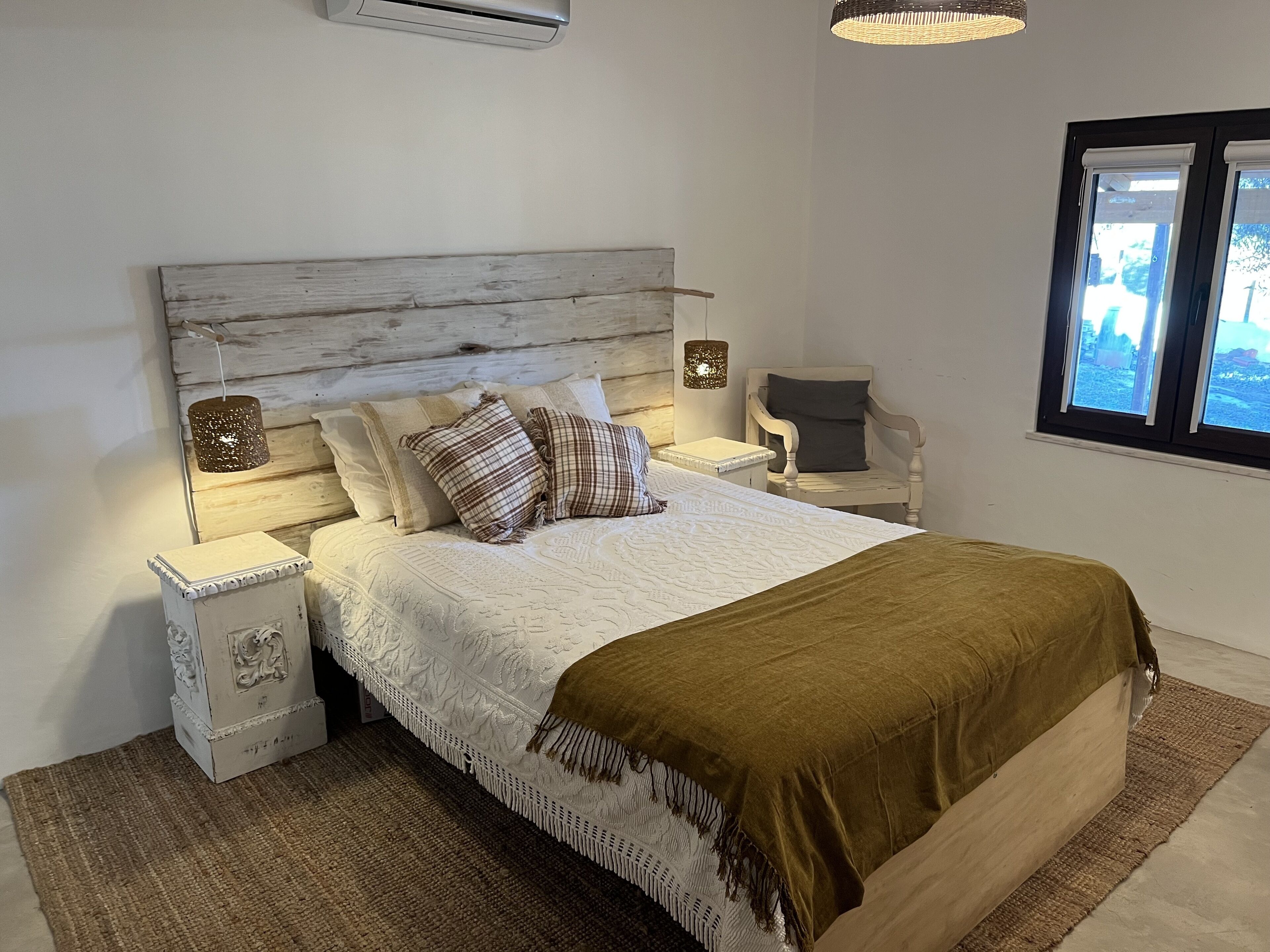 6 quartos, ferros/tábuas de passar roupa, Wi-Fi, roupa de cama