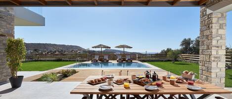 屋外ダイニングエリア