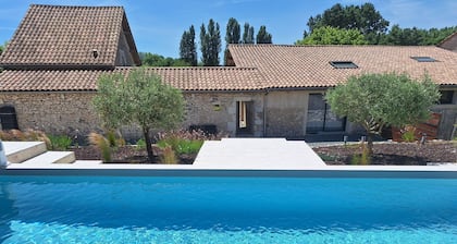 Gîtes Dolce Vitae - piscine privée, spa, billard