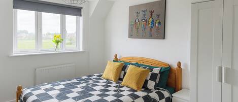 2 kamar tidur, Wi-Fi gratis, dan seprai linen