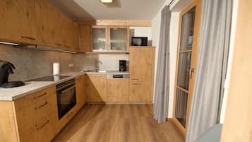 Refrigerador, microondas, parrilla de estufa y lavavajillas