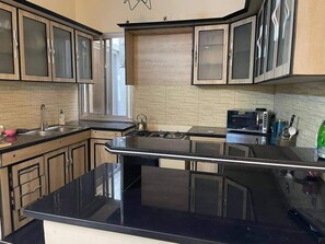 Micro-ondes, plaque de cuisson