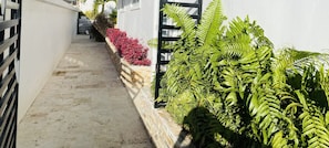 Exterior detail - Keep it simple at this peaceful and centrally located place. (Bayamón)