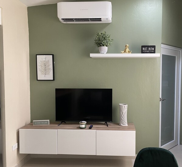Interior - Keep it simple at this peaceful and centrally located place. (Bayamón)
