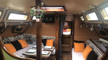 2 makuuhuonetta, Wi-Fi, vuodevaatteet