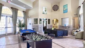 House, 5 Bedrooms | Game room