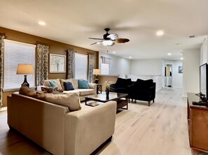 Living area - Windsor At Westside 7bd Hm Pool-2112mw 7 Bedroom Home by RedAwning (Kissimmee)