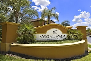 Townhome, 4 Bedrooms | Property grounds - Spacious 4bd Th Regal Palms 2530ca 4 Bedroom Townhouse by RedAwning (Davenport)