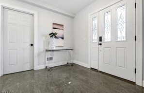 Interior - Beautiful Townhouse 30 minutes from midtown NYC! (Union)