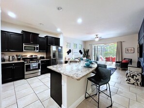 House, 5 Bedrooms | Private kitchen | Oven, coffee/tea maker