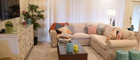 Casa, 4 habitaciones | Área de sala de estar