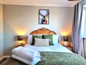 4 chambres, fer et planche à repasser, Wi-Fi gratuit, draps fournis