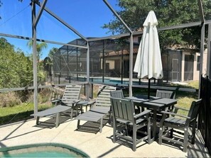 Outdoor dining - Cozy 4 Bed 3 Bath Pool Hm With Game Room-4450np 4 Bedroom Home by RedAwning (Kissimmee)