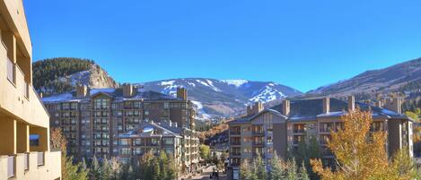 Condo, 2 Bedrooms | Property grounds