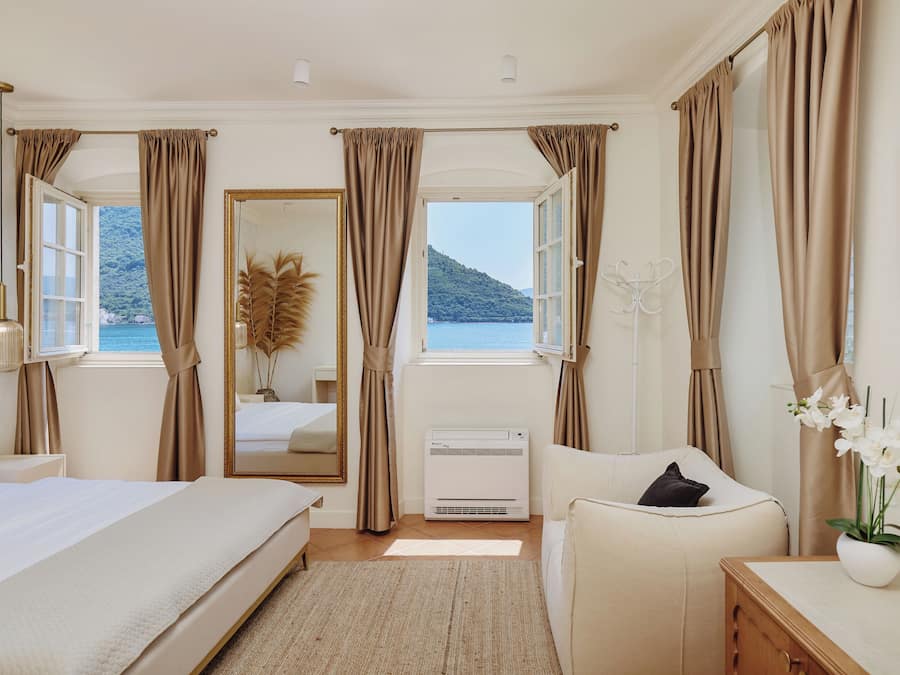 Deluxe Room with Sea View | Free WiFi, bed sheets, wheelchair access