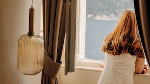 Deluxe Room with Sea View