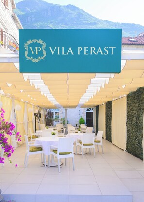 Terrace/patio - Vila Perast Boutique Hotel (Perast)