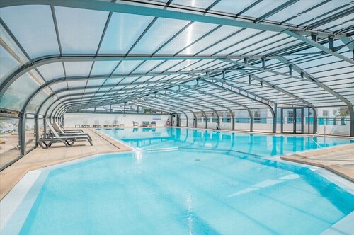 Chalet for 4 adults / 2 children with swimming pool