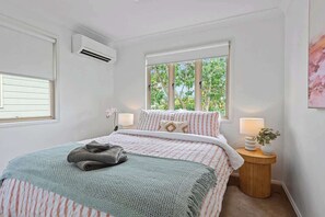 4 bedrooms, iron/ironing board, travel cot, free WiFi