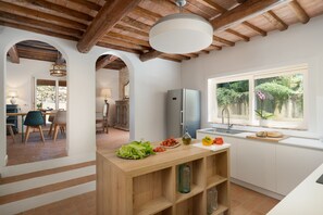 Exclusive-Villa | Eigene Küche | Großer Kühlschrank, Ofen, Herdplatte, Geschirrspüler