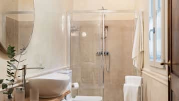 Villa Exclusive | Bagno | Doccia, asciugacapelli, bidet, asciugamani