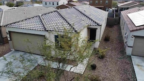 Exterior - 10 Minutes to the Superbowl! Westgate! Family Sized home that is a quiet getaway (Glendale)