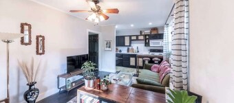 5min to Bishop Arts - Stay at Meadow House