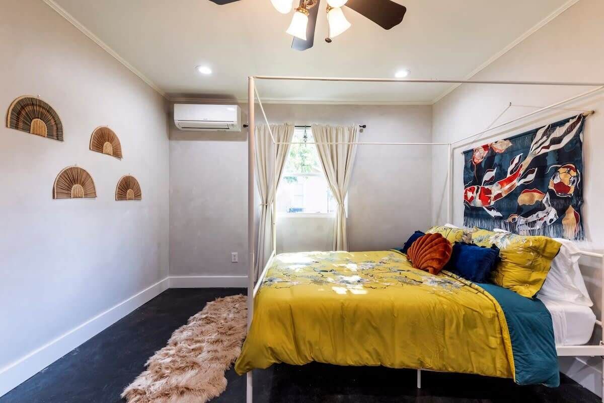 1 habitación, tabla de planchar con plancha, wifi y ropa de cama 