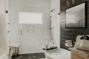 Bañera y toallas