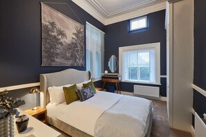 1 bedroom, desk, iron/ironing board, free WiFi - Host & Stay | Zetland Hideaway (Saltburn-by-the-Sea)