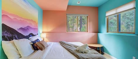 4 bedrooms, desk, iron/ironing board, WiFi