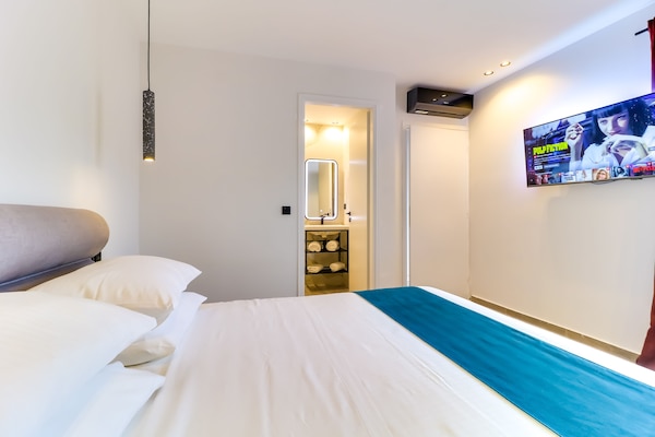 Economy Double Room | Cadar kapas Mesir, peralatan tempat tidur premium, bar mini