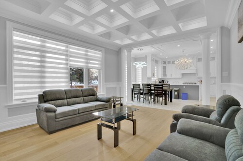 Lake Ontario Stylish Family-friendly House