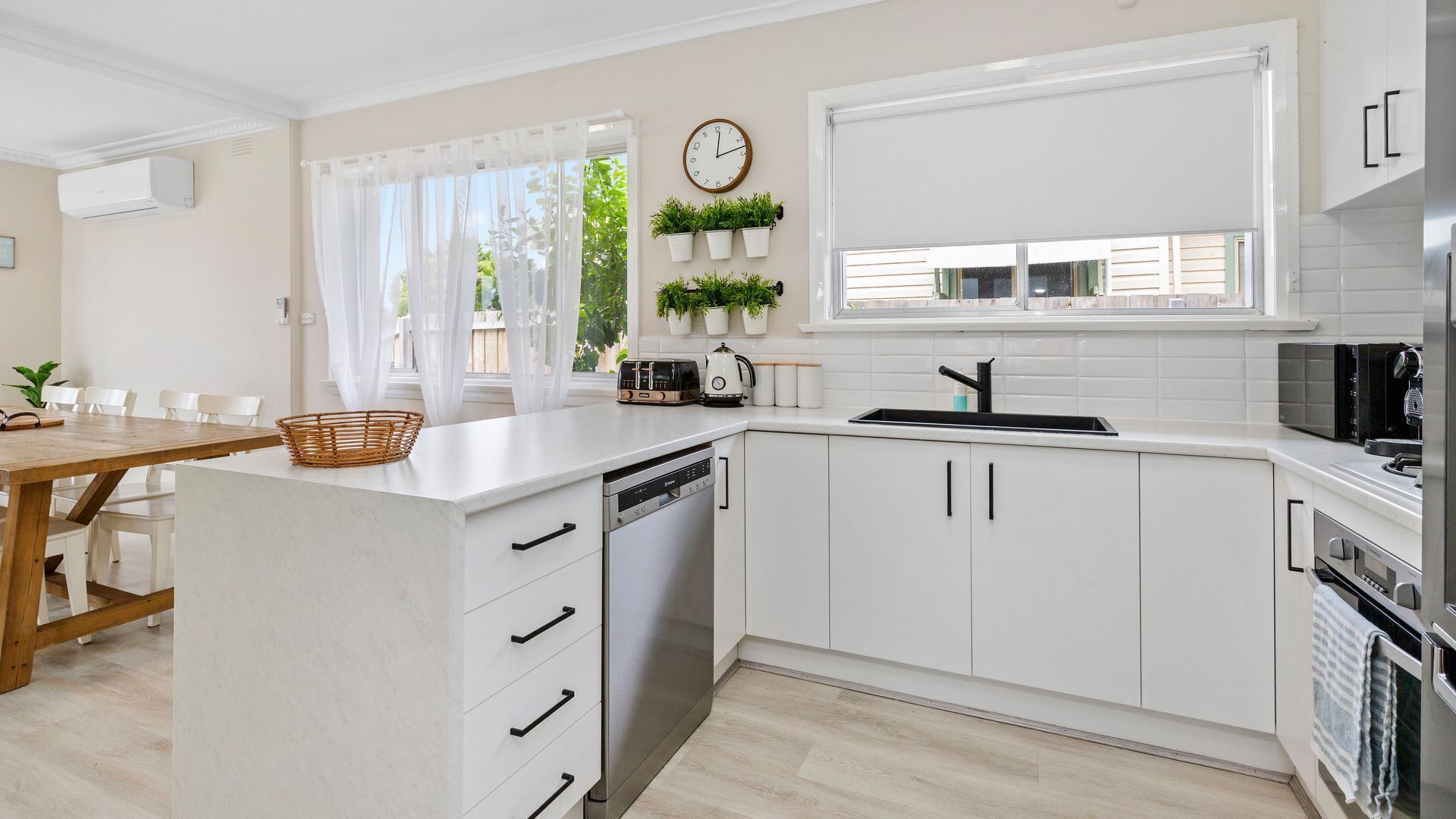 Fridge, microwave, dishwasher, coffee/tea maker