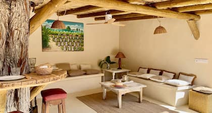 Villa „Olmo Tree“ mit privatem Pool, WLAN und Klimaanlage