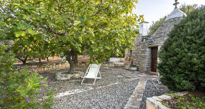 Villa 'Trullo Relax' with Private Terrace, Wi-Fi and Air Conditioning