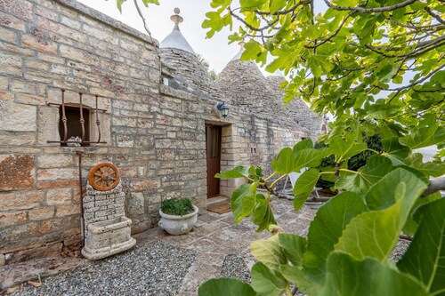 Villa 'Trullo Relax' with Private Terrace, Wi-Fi and Air Conditioning