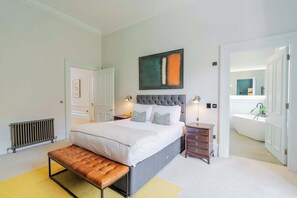 1 bedroom, iron/ironing board, travel crib, WiFi