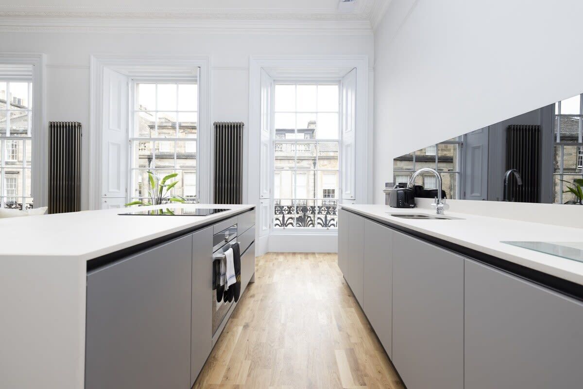 ثلاجة، ميكروويف، فرن، موقد طهي مسطح