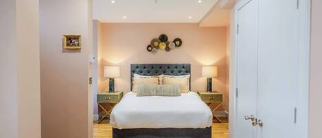 Iron/ironing board, travel crib, WiFi, bed sheets