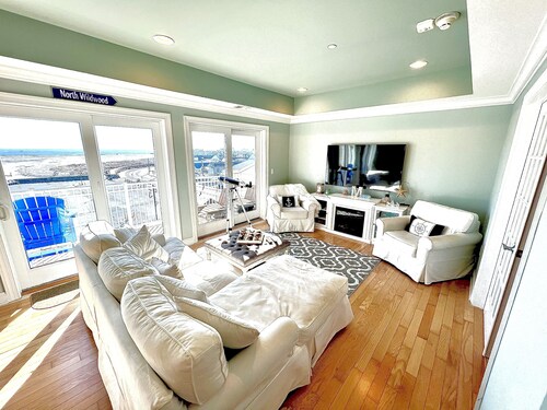 OCEANFRONT PENTHOUSE 4 Bedroom 3 Bath The Pointe at Moore's Inlet