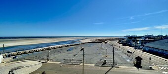 OCEANFRONT PENTHOUSE 4 Bedroom 3 Bath The Pointe at Moore's Inlet