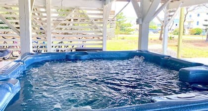 Cozy Kitty Hawk Cottage with Hot Tub, Fire pit and Ocean View