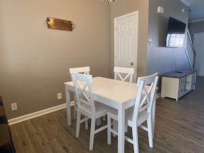Dining - The Farmhouse (Clarksville)